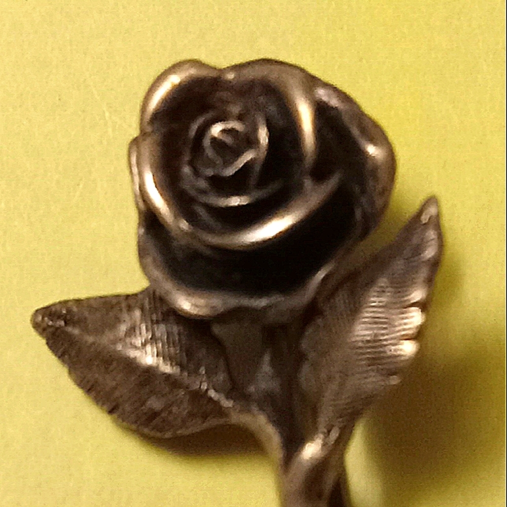 Retired James Avery Long Stemmed Rose Brooch